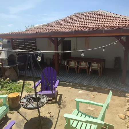 Karaot Stone House Ferienhaus *