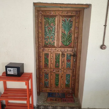 Karaot Stone House Ferienhaus Torbalı